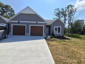 Building Photo - 1002 Emilee Ct