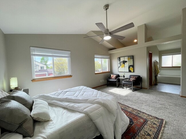 Building Photo - Stetson Hills Spacious Stunner! 4 bed, 3 bath, loft, and 3,100+sqft