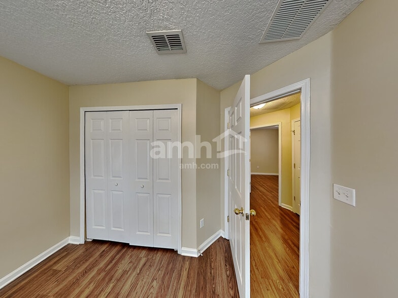 Building Photo - 2559 Coachman Lakes Dr