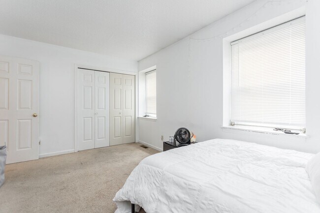 Building Photo - 1134 Mountain View Dr