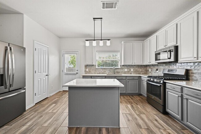 Building Photo - 11729 Channing Dr