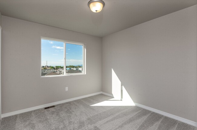 Building Photo - Single Family Home for Rent in Northeast o...
