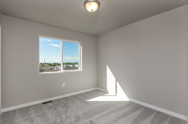 Building Photo - Single Family Home for Rent in Northeast of Colorado Springs