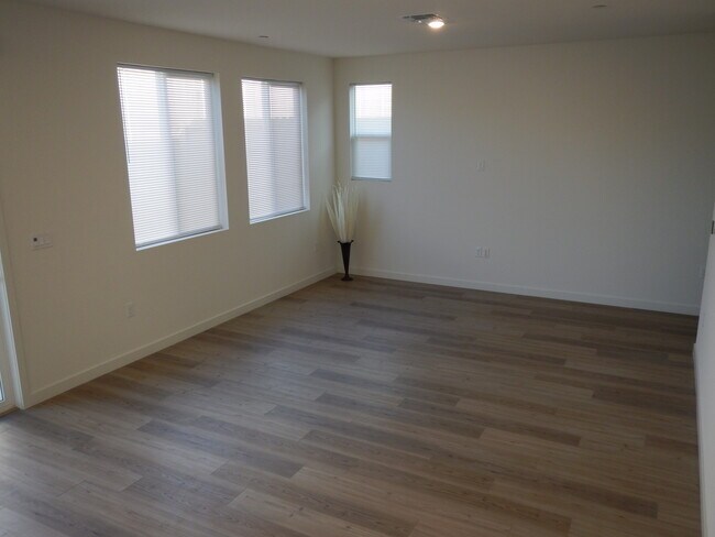 Building Photo - 3613 Misty Lk Dr