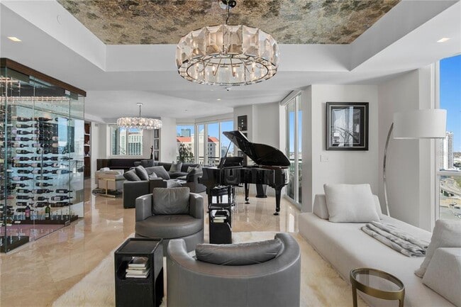 Building Photo - 450 Knights Run Ave