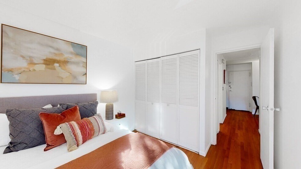 Building Photo - 143 Kenrick St