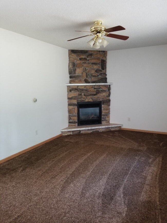 Building Photo - Single Level Energy Efficient 2+ Bedroom H...