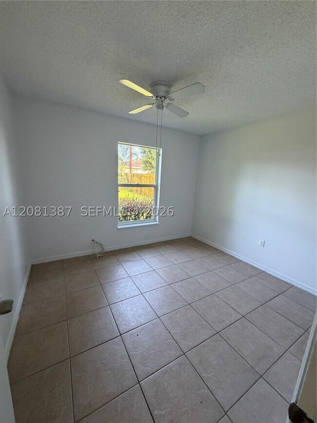 Building Photo - 2985 SW Fluvia St