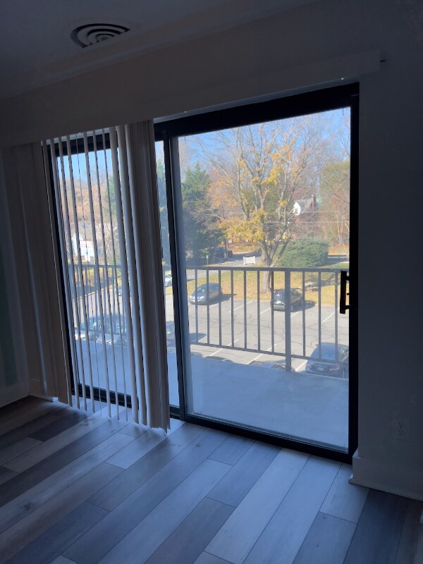 Building Photo - 575 Thayer Ave