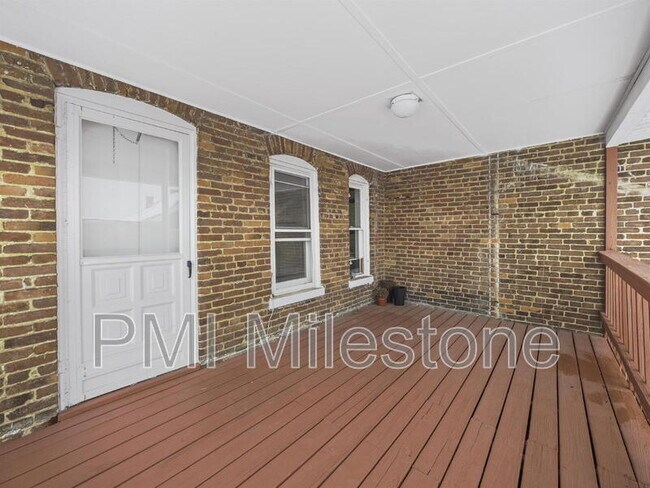 Building Photo - 1001 Pope Ave