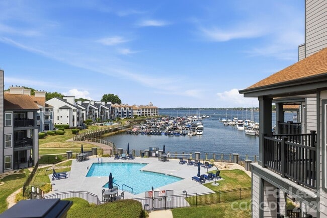 Building Photo - 18865 Vineyard Point Ln