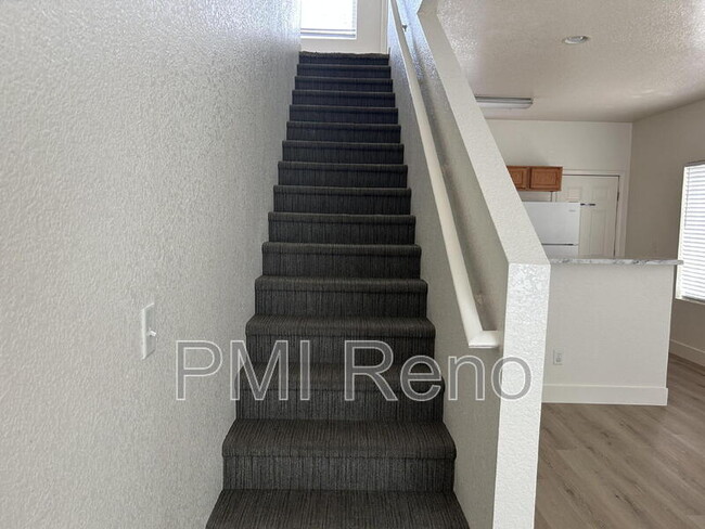 Building Photo - 1303 Powell Ln