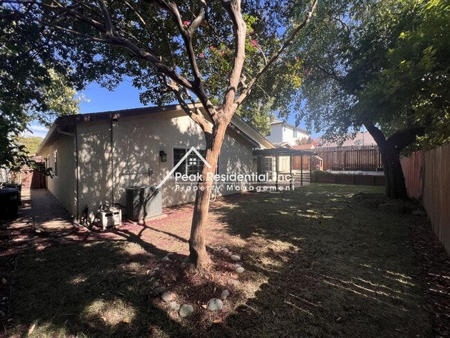 Building Photo - Wonderful Orangevale 3bd/2ba Home with Spacious Yard!