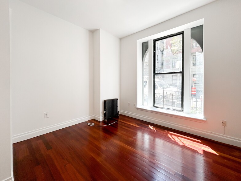 Building Photo - 605 W 137th St