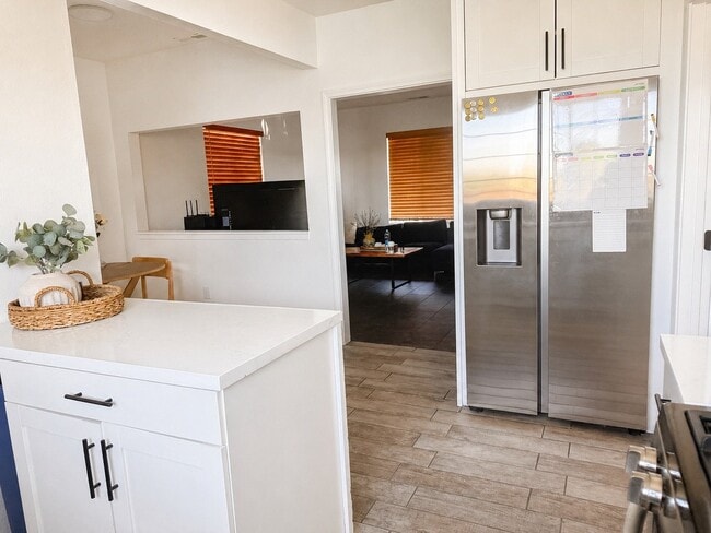 Building Photo - 1710 Frienza Ave