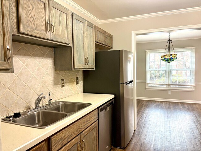 Building Photo - 3 Bedroom Townhome in Western Guilford District