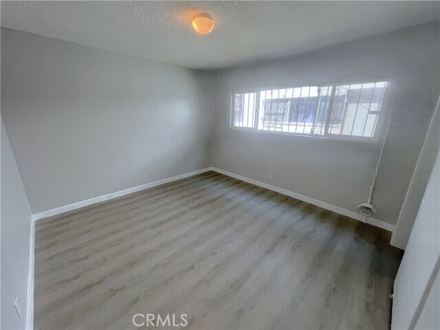 Building Photo - 620 W 82nd St