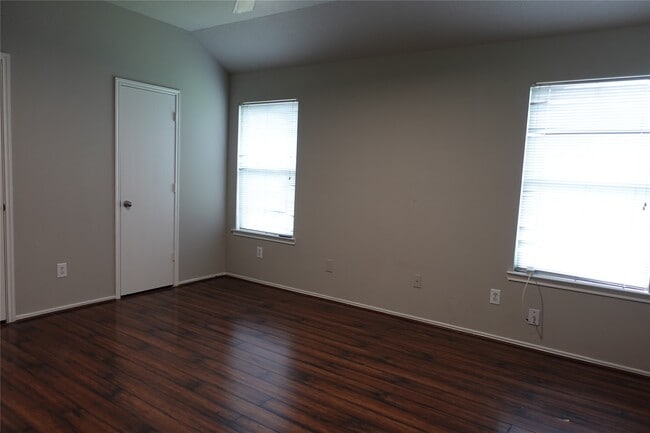 Building Photo - 9123 River Dale Canyon Ln