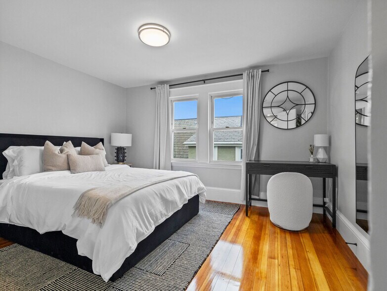 Building Photo - 1212 Broadway