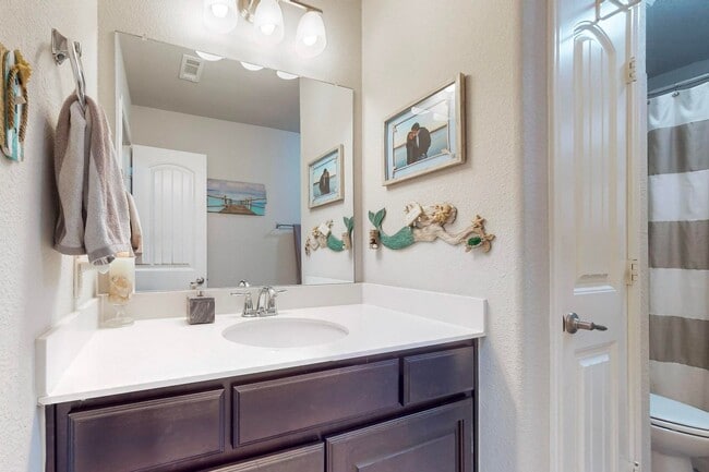 Building Photo - Lakeview Bliss: Your Dream Home Awaits! Community Pool and Park