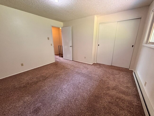 Building Photo - Two Story 2 Bedroom Condo