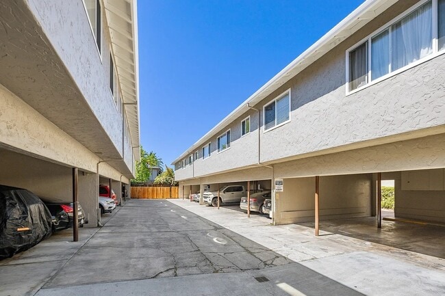 Building Photo - 220 Ventura Ave