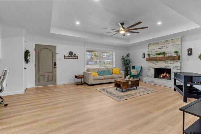 Building Photo - 10801 Harvest Wood Dr