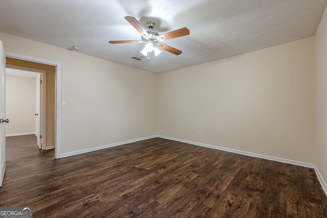 Building Photo - 3256 Brisbane Way