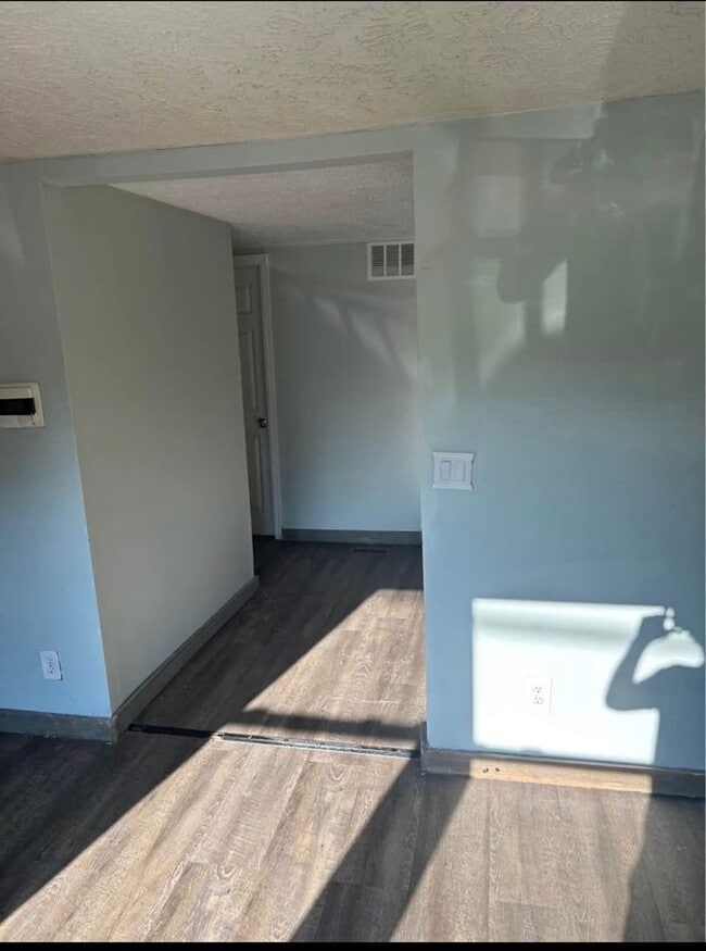 Building Photo - 6849 N Aurelius Rd