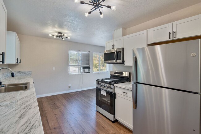 Primary Photo - Updated 2 Bedroom Home on 20 Acres in Shin...