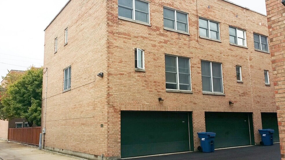 Building Photo - 7241 Franklin St