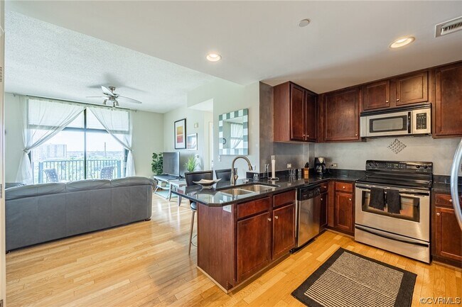 Building Photo - 1101 Haxall Point