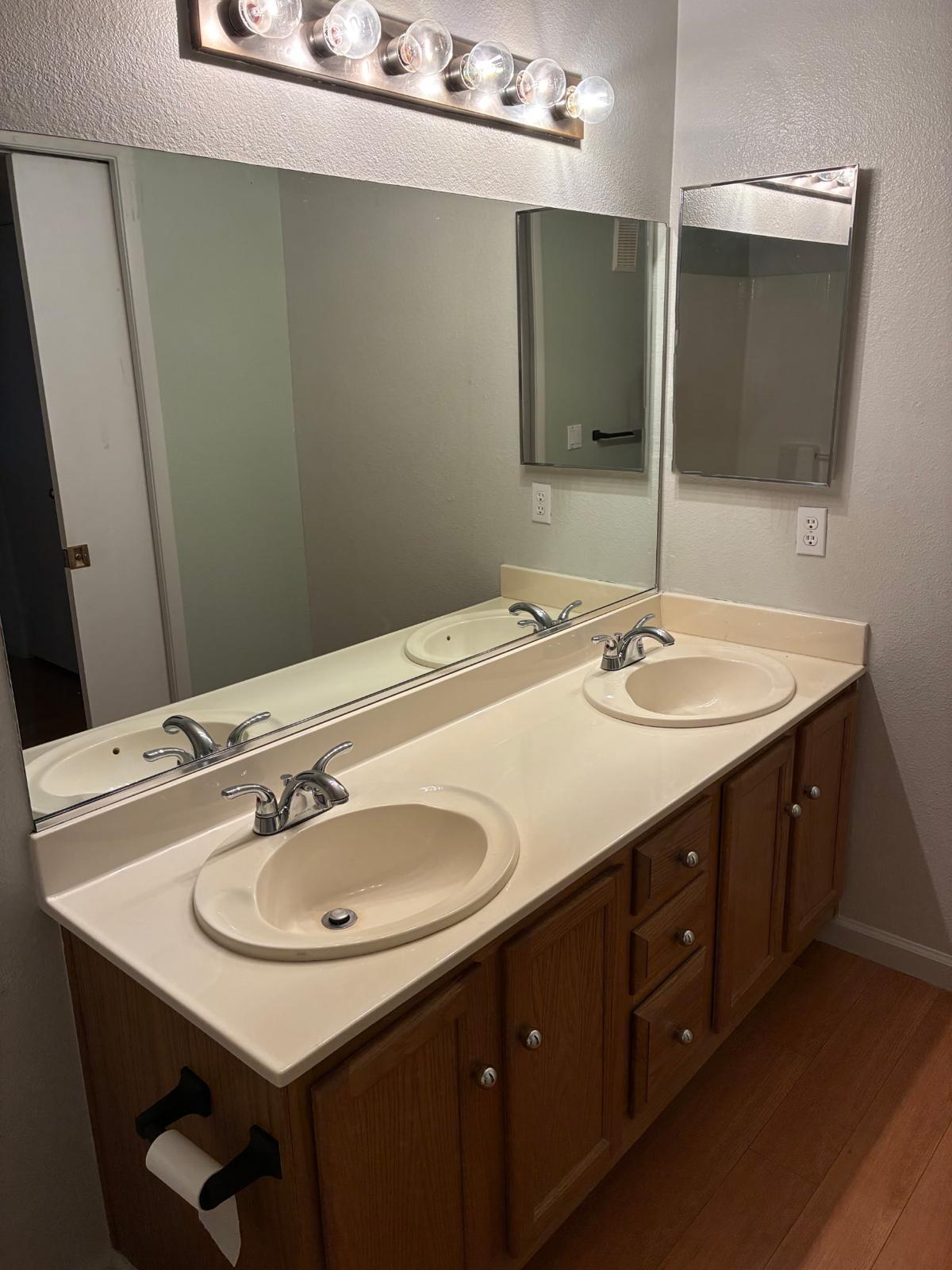 Building Photo - 5150 Mandalay Springs Dr