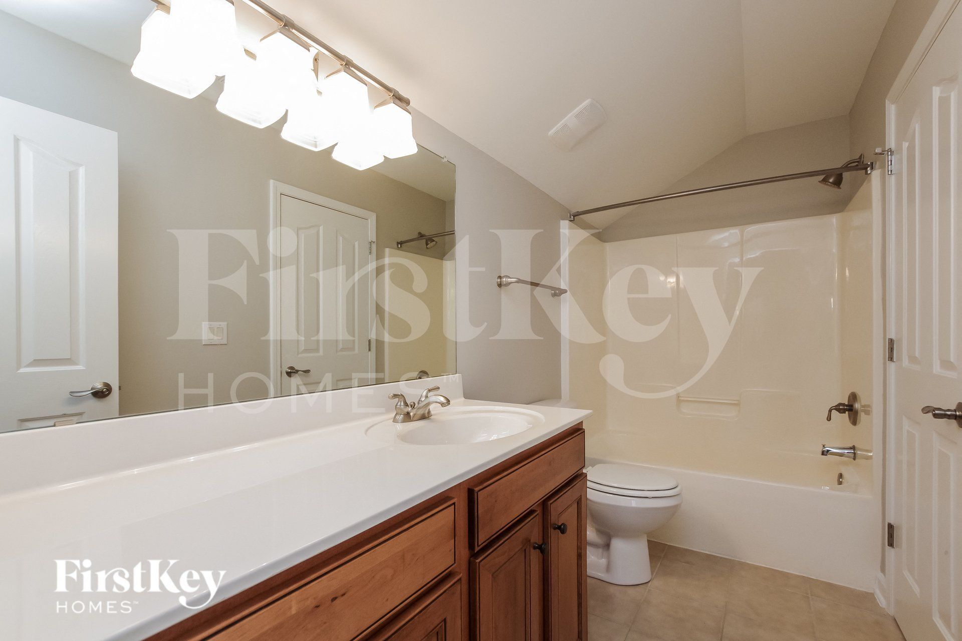 Building Photo - 4007 Fountainbrook Dr
