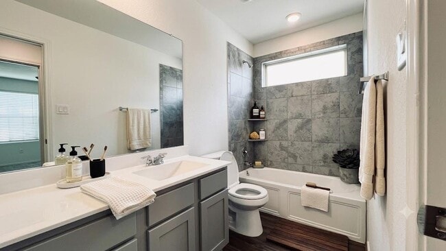 Building Photo - 5817 Bellissima Way