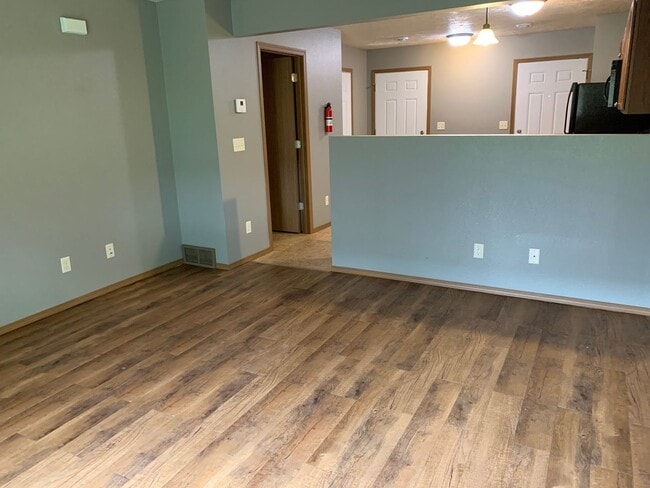 Building Photo - 335 Arianna Pl