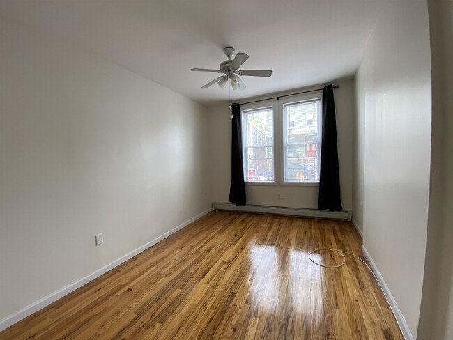 Building Photo - 275 Webster Ave