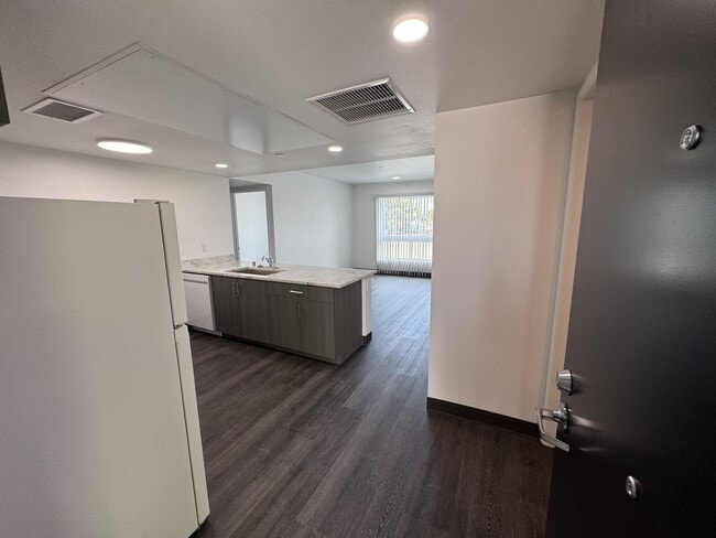 Building Photo - 3509 Vista Ln