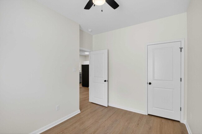 Building Photo - 2001-2003 Scotty Ct