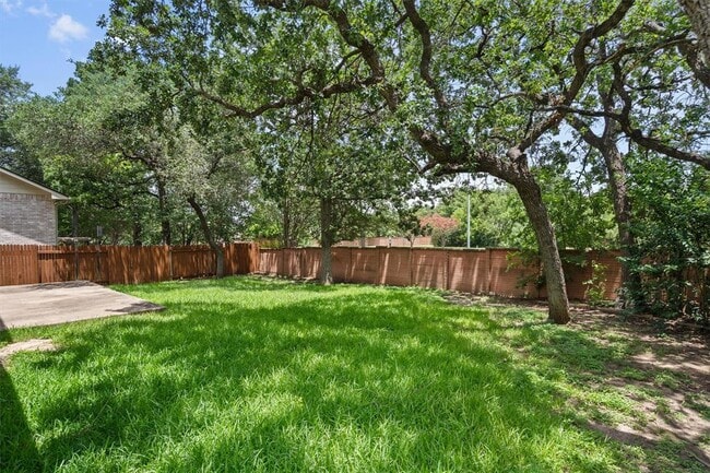 Building Photo - 9013 Sautelle Ln