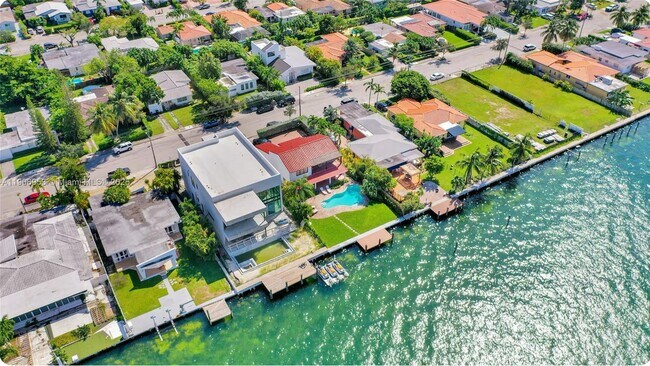 Building Photo - 7536 W Treasure Dr