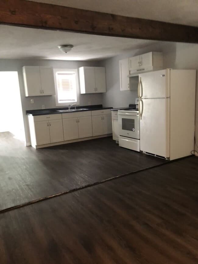 Building Photo - 4 Bed 1 Bath home for rent