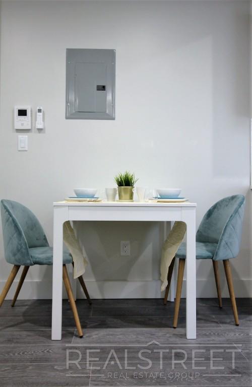 Building Photo - Stunning 1 Bed Near Prospect Park