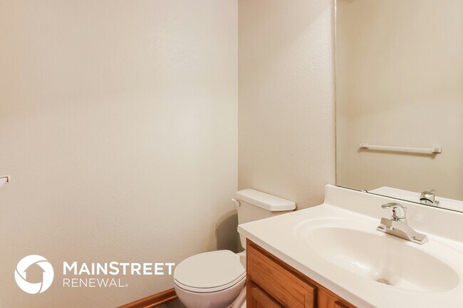 Building Photo - 424 NE Wolf Creek Dr