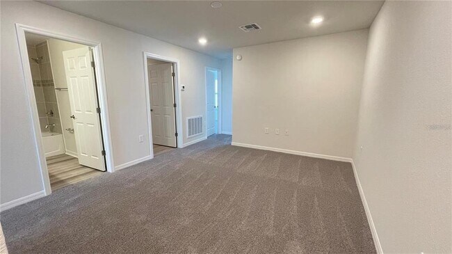 Building Photo - 428 HUCKLEBERRY Dr
