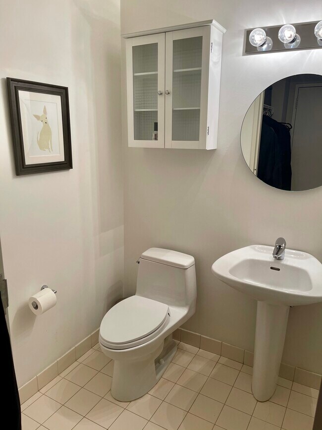 Building Photo - 510 W Erie St