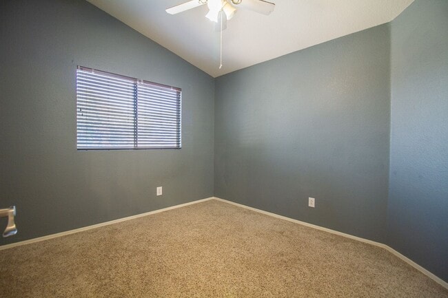 Building Photo - AMAZING 4 BED, 2.5 BATH HOME LOCATED NEAR 67TH AVE & UNION HILLS