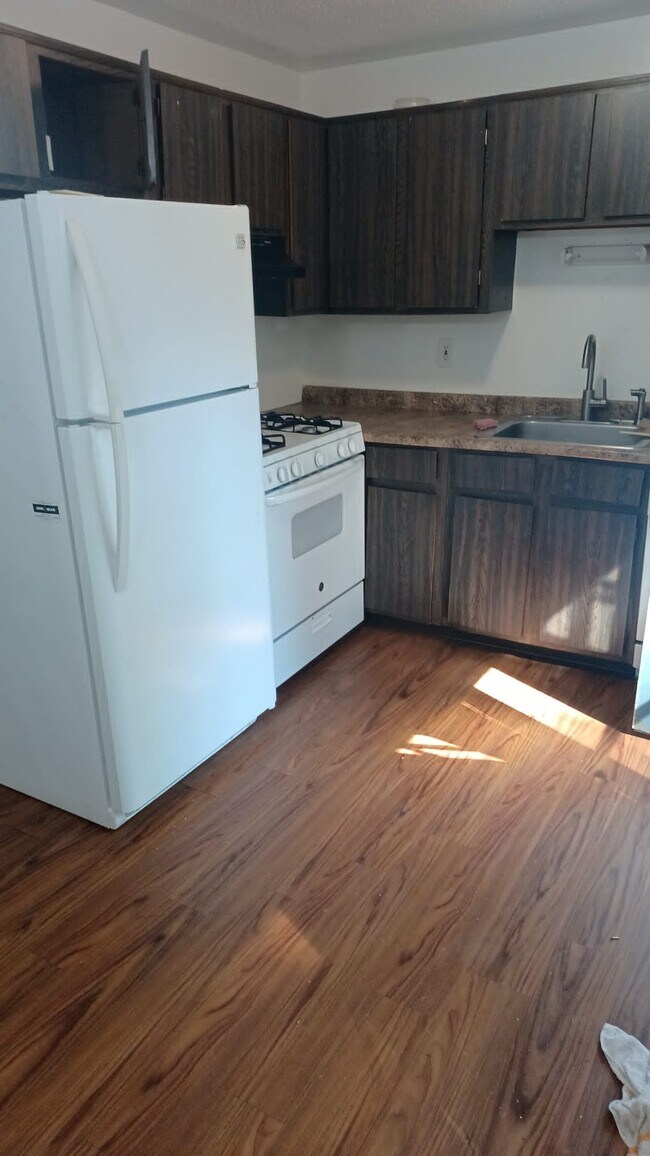 Building Photo - 82 Glen Eagle Dr