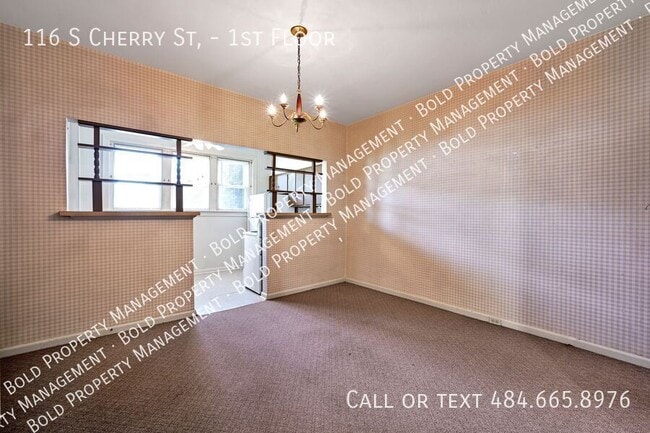 Building Photo - 116 S Cherry St
