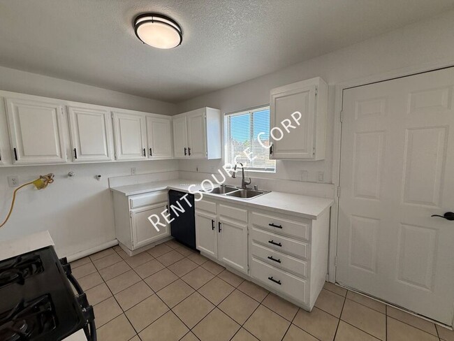Building Photo - 4318 Ave L 2